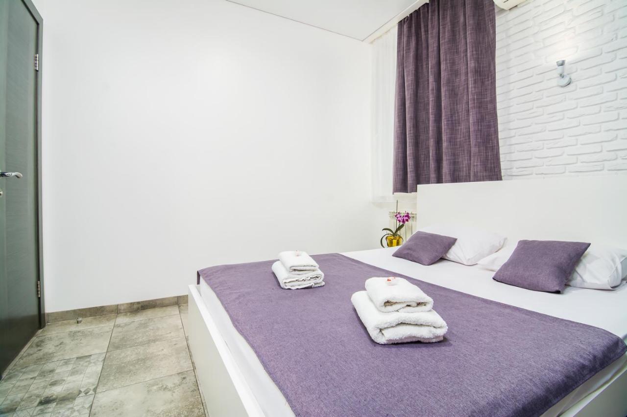 Smart Hotel Rooms Near Metro 24/7 Kiev Exterior foto
